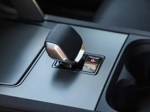 New 2024 Land Rover Discovery Sport S image 20