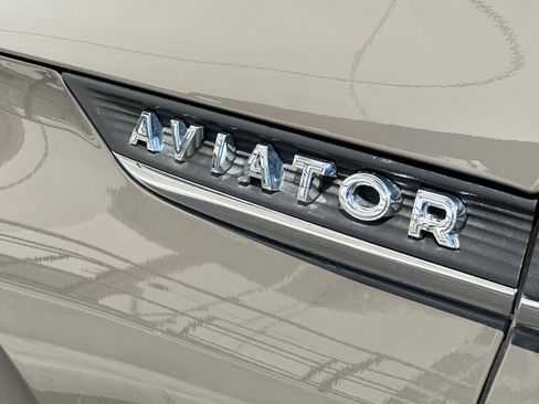 New 2025 Lincoln Aviator AWD w/ Equipment Group 101A image 27