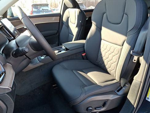 New 2026 Volvo XC90 B6 Plus w/ Protection Package Premier image 10