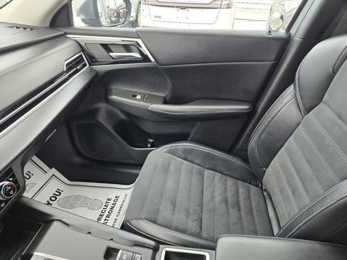 Used 2022 Mitsubishi Outlander SE image 14