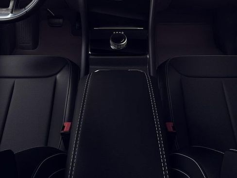 New 2026 Jeep Grand Cherokee Laredo image 4