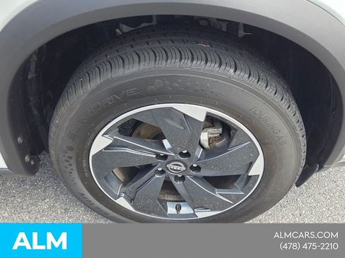 Used 2025 Nissan Rogue SV AWD/4WD image 18