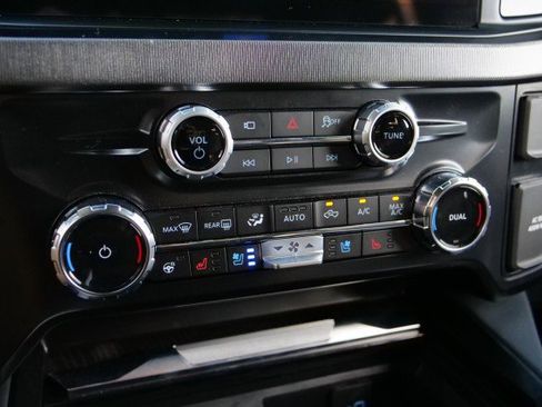 Used 2025 Ford F450 Platinum w/ FX4 Off-Road Package image 16