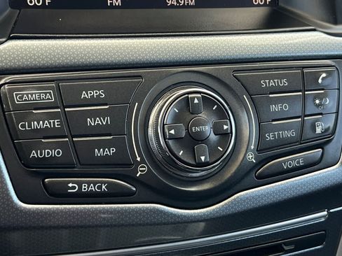 Used 2020 Nissan Pathfinder SL FWD image 26