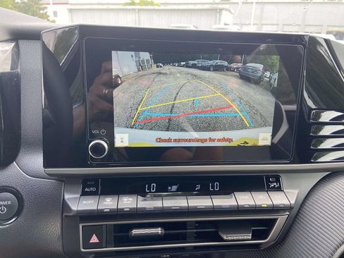 Used 2025 Toyota Camry SE FWD image 23
