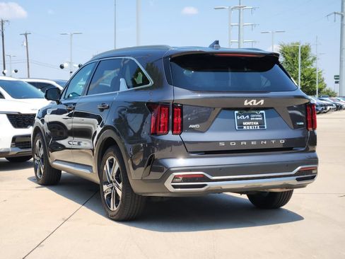 Certified 2022 Kia Sorento SX Prestige AWD/4WD image 3