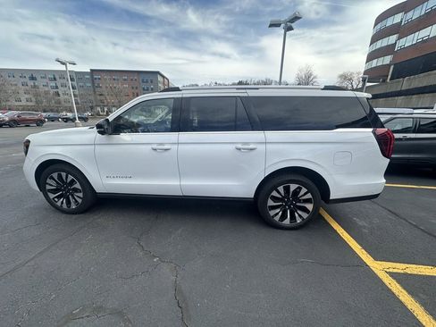 Used 2025 Ford Expedition Max Platinum w/ Driver's Package image 8