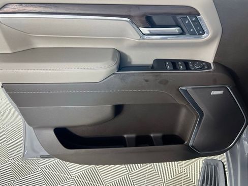 Used 2024 GMC Sierra 2500 SLT w/ SLT Premium Package image 24