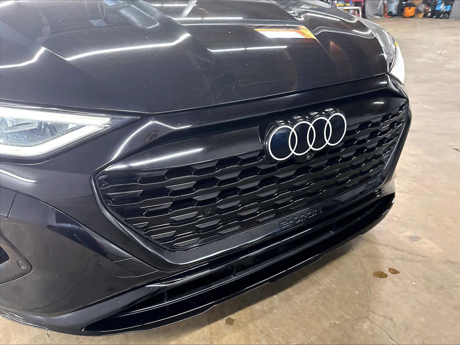 Used 2024 Audi Q8 e-tron Premium Plus w/ Premium Plus Package AWD/4WD image 32