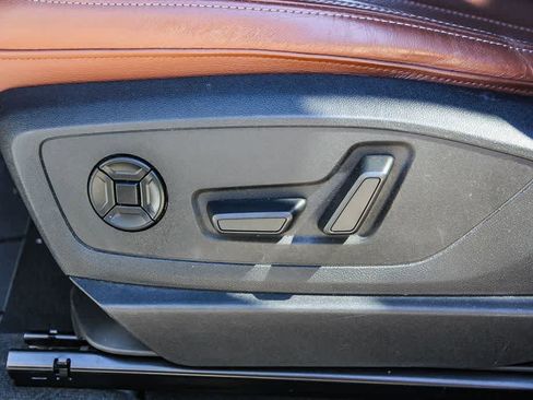 Used 2024 Audi Q8 e-tron Premium Plus w/ Premium Plus Package image 19