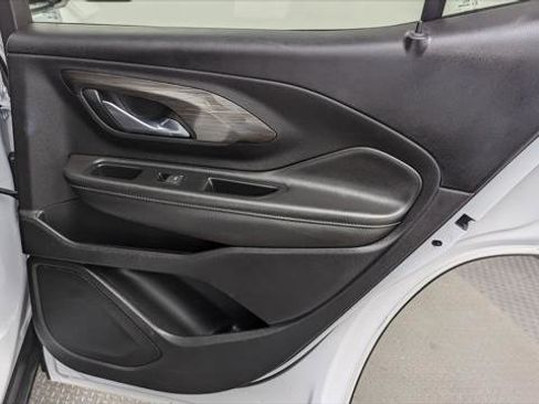 Used 2023 GMC Terrain SLT image 21