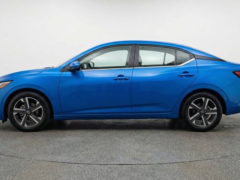Used 2025 Nissan Sentra SV FWD image 5
