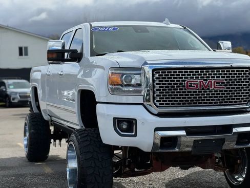 Used 2016 GMC Sierra 2500 Denali w/ Duramax Plus Package AWD/4WD image 50