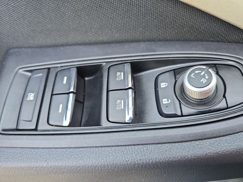 Used 2020 Subaru Ascent Premium w/ Convenience Package image 29