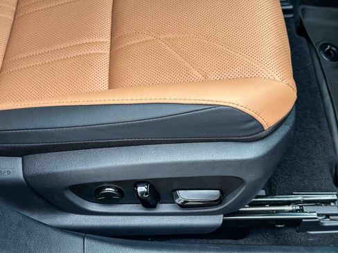Used 2024 Lexus ES 350 w/ Ultra Luxury Package FWD image 25