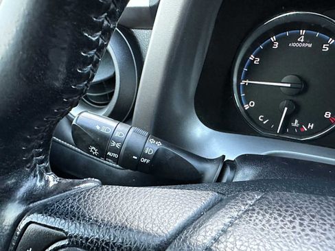 Used 2017 Toyota RAV4 Limited image 35