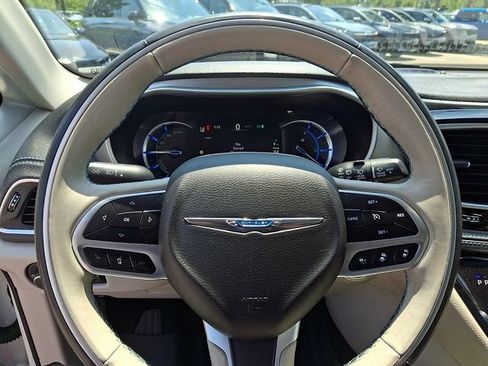 Used 2018 Chrysler Pacifica Limited w/ Advanced Safetytec Group FWD image 20