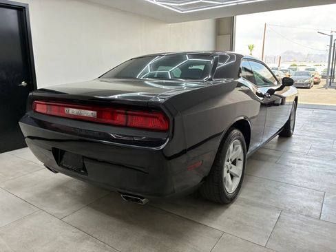 Used 2013 Dodge Challenger SXT RWD image 9