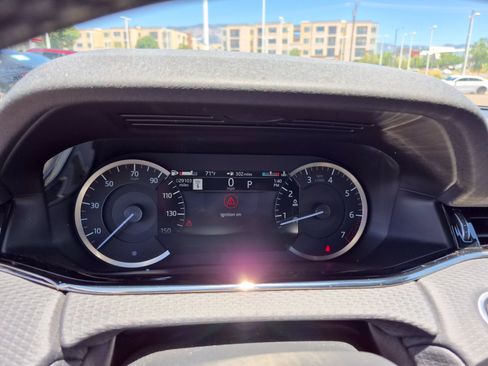 Used 2023 Land Rover Range Rover Evoque R-Dynamic S AWD/4WD image 10