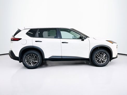 Used 2021 Nissan Rogue S image 10