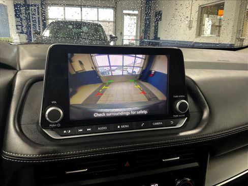 Certified 2024 Nissan Rogue SV image 19