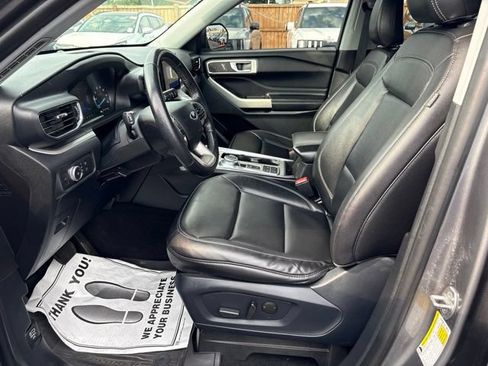 Used 2021 Ford Explorer XLT w/ Equipment Group 202A RWD image 25