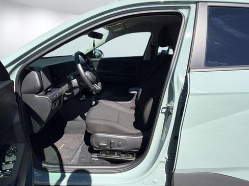 Used 2025 Hyundai Kona SEL AWD/4WD image 4