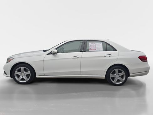 Used 2014 Mercedes-Benz E 250 BlueTEC 4MATIC Sedan image 2