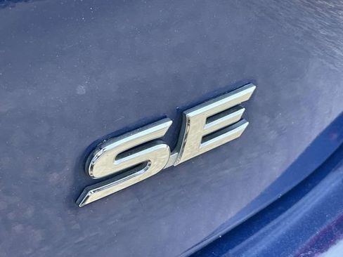 Used 2025 Toyota Camry SE image 8