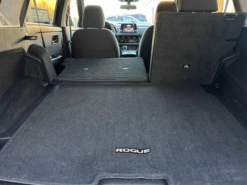 Used 2023 Nissan Rogue S image 17