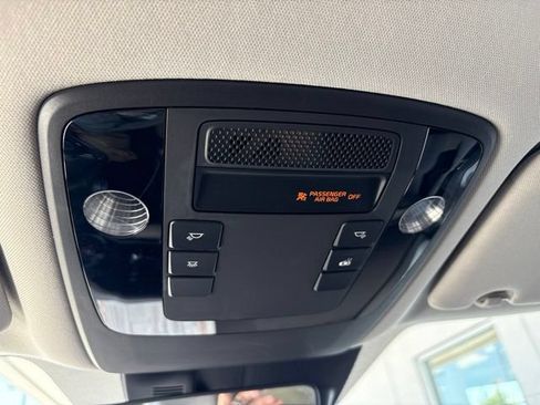 Certified 2024 Kia Carnival LX FWD image 21