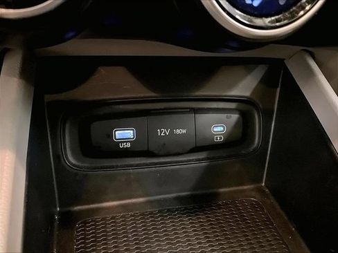 Used 2023 Hyundai Venue SEL FWD image 31
