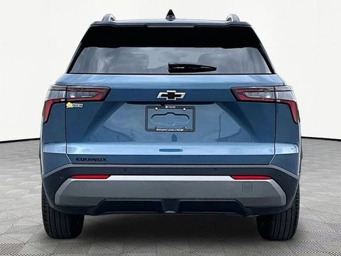 New 2026 Chevrolet Equinox LT w/ Convenience Package II FWD image 5