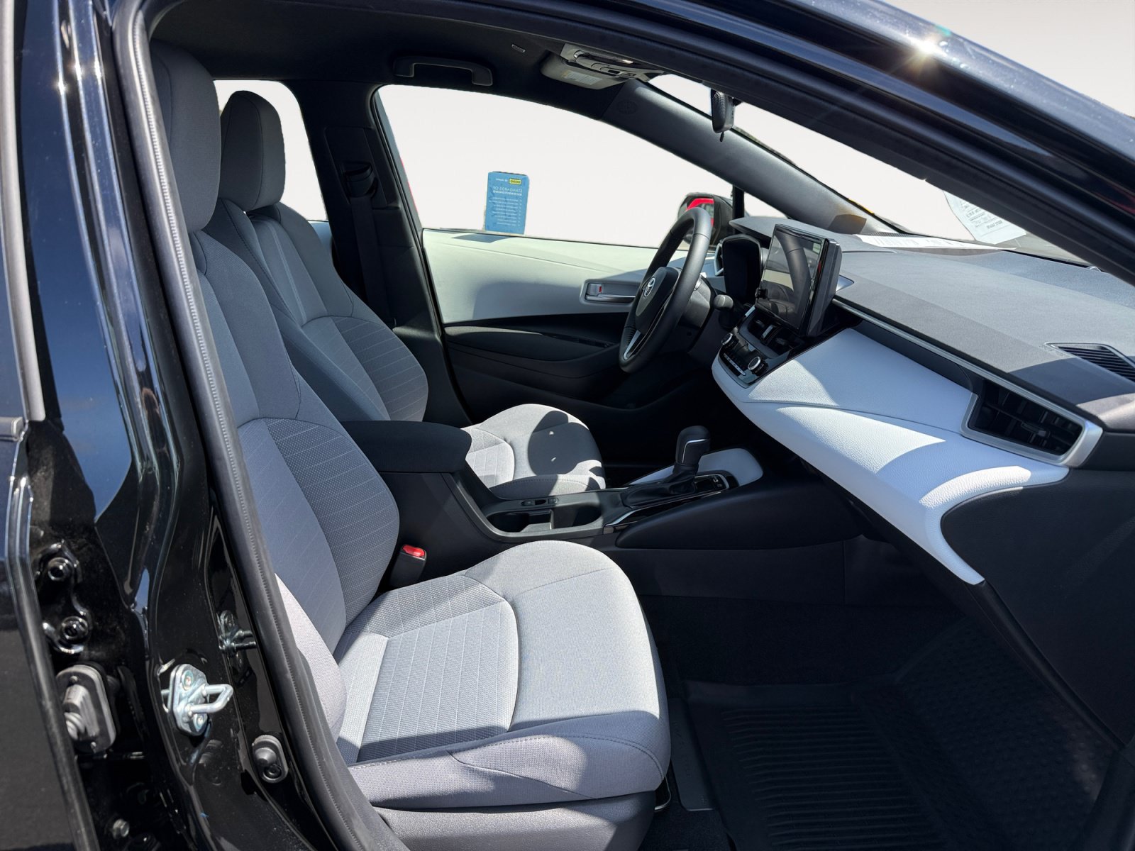 Used 2026 Toyota Corolla SE FWD image 19