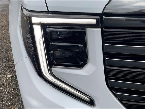 Used 2024 GMC Sierra 1500 AT4 w/ Technology Package image 23