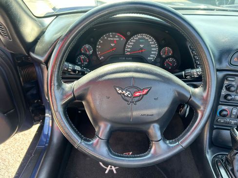 Used 2000 Chevrolet Corvette Convertible w/ Performance Handling Pkg RWD image 14