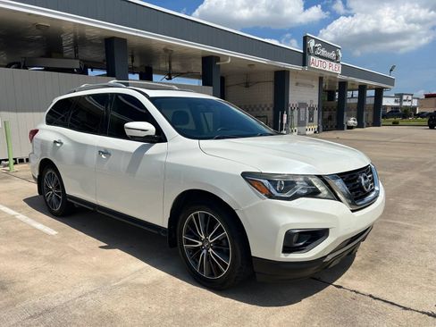 Used 2018 Nissan Pathfinder SL w/ SL Premium Package FWD image 3