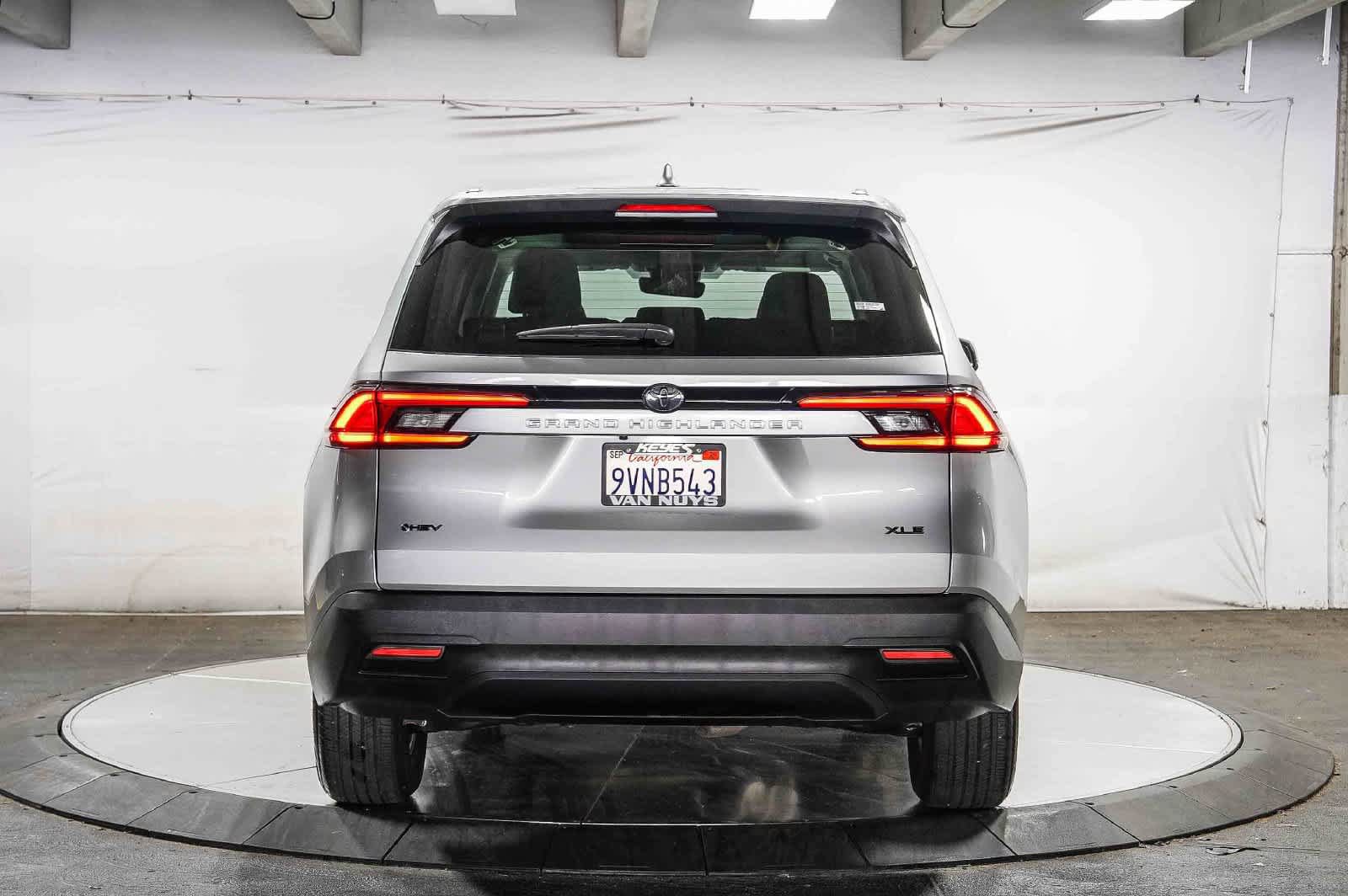 Certified 2025 Toyota Grand Highlander XLE FWD image 4