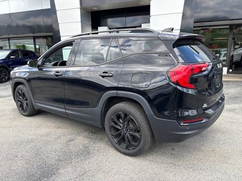 Used 2020 GMC Terrain SLE w/ Driver Convenience Package AWD/4WD image 3