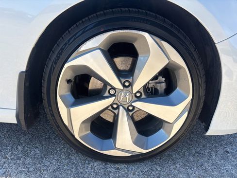 Used 2018 Honda Accord Touring image 28