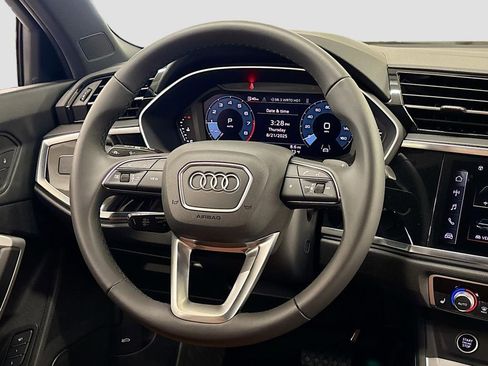 Used 2025 Audi Q3 2.0T Premium Plus w/ Premium Plus Package image 18