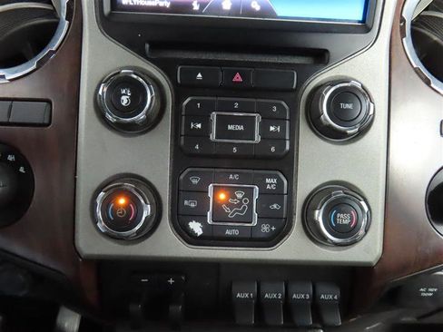 Used 2013 Ford F350 Lariat w/ Chrome Pkg image 28