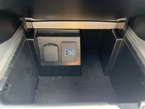 Used 2022 Ford Explorer Limited w/ Hybrid Equipment Group 310A image 31