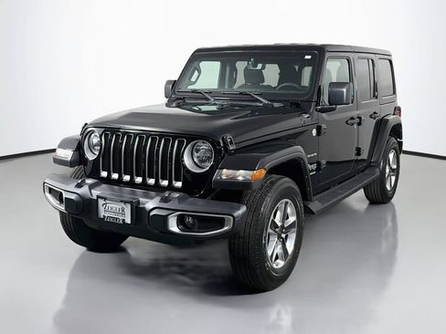 Used 2023 Jeep Wrangler Unlimited Sahara AWD/4WD image 3