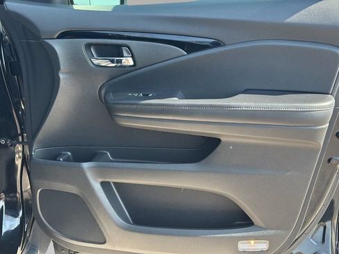 Used 2018 Honda Pilot Elite image 9