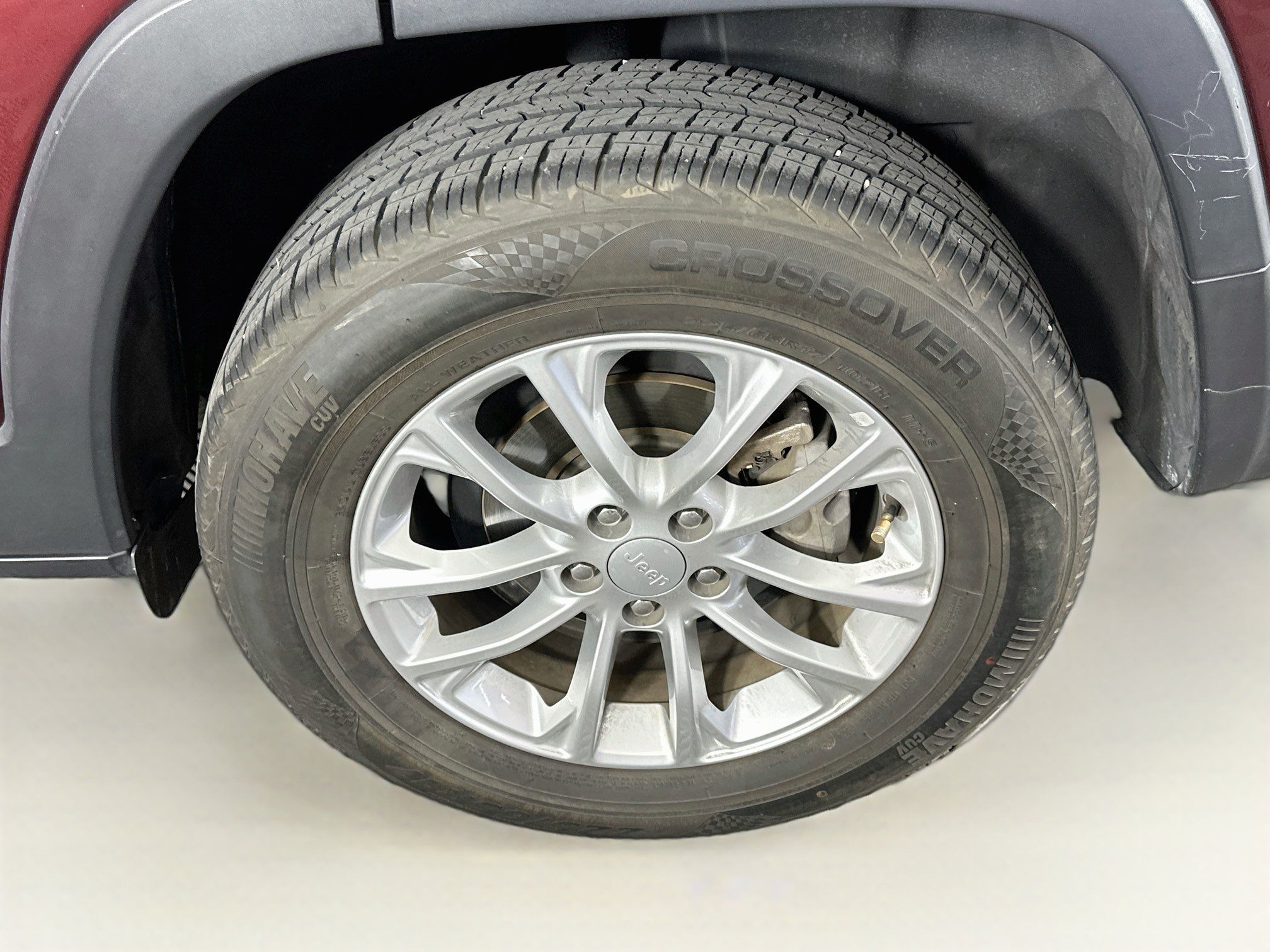 Used 2019 Jeep Cherokee Latitude w/ Popular Appearance Group FWD image 11