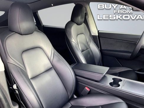 Used 2022 Tesla Model Y Performance image 7