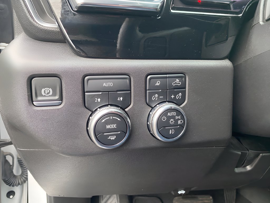 Used 2025 GMC Sierra 1500 SLT AWD/4WD image 17