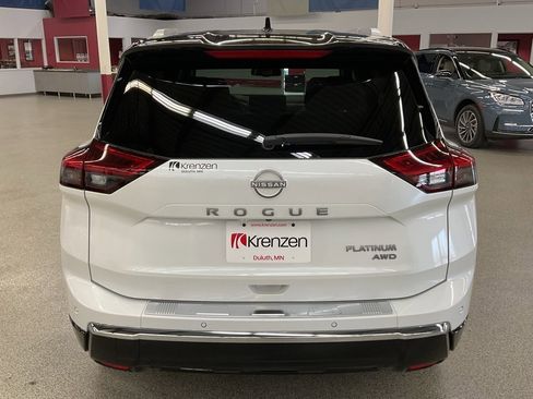 Used 2024 Nissan Rogue Platinum image 6