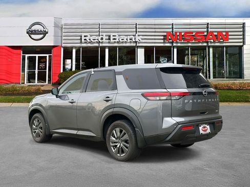 Certified 2024 Nissan Pathfinder S image 6